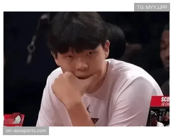 杨瀚森训练完偷偷吃炸鸡被拍，这自律人设差点绷不住了